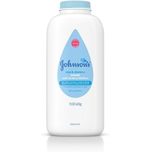Johnson's Baby Powder, Naturally Derived Cornstarch with Aloe & Vitamin E